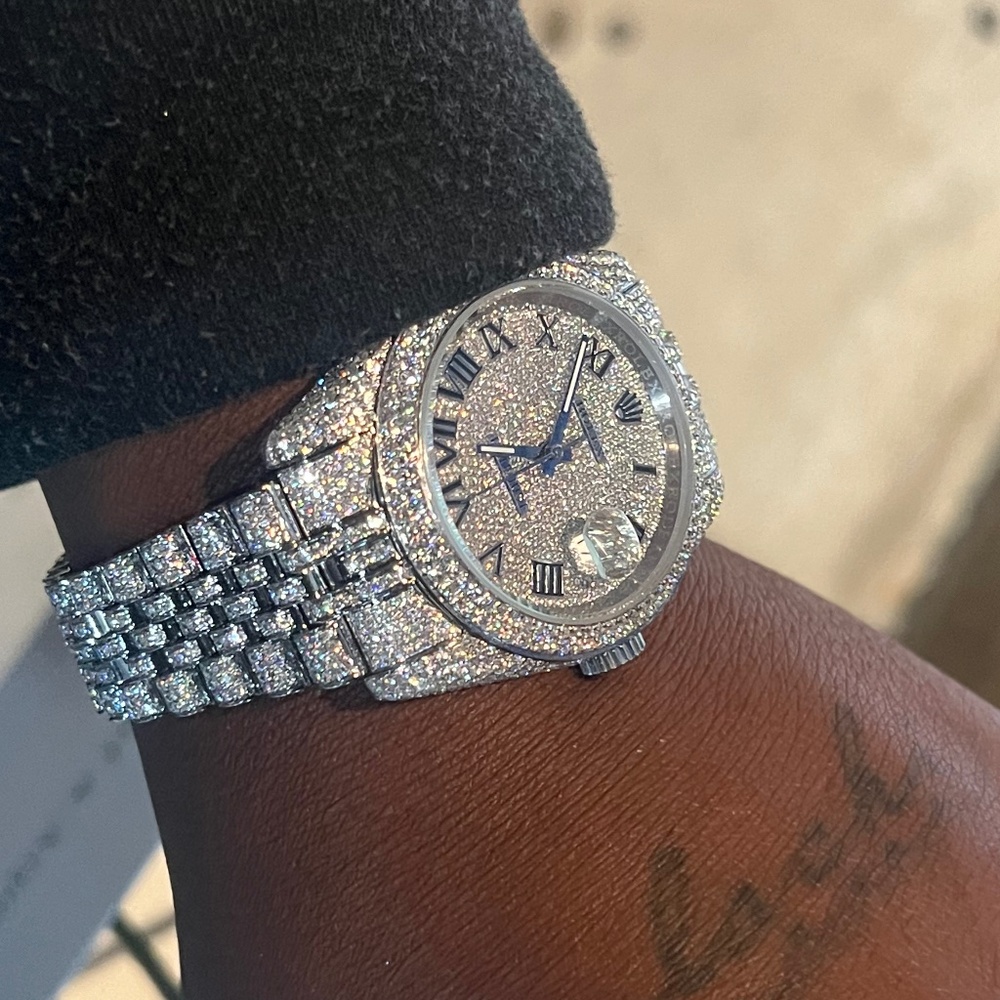 CONTACT ME FIRST!18k white gold custom watch, Roman Dial 41MM, Moissanite stones